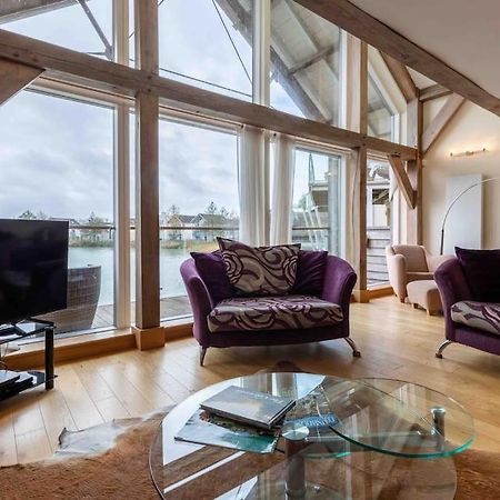 Вилла Otters Holt Somerford Keynes Экстерьер фото